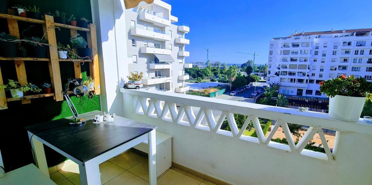 Beautiful Bedroom With Private Bathroom Homestay Marbella