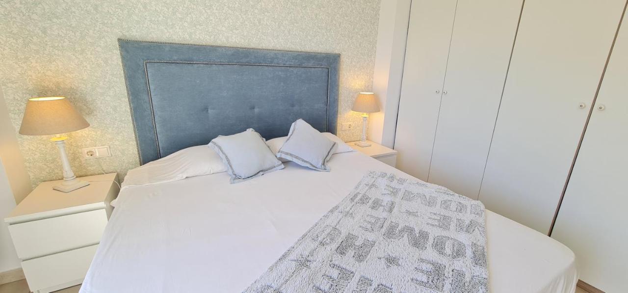 Beautiful Bedroom With Private Bathroom Habitación en casa particular Marbella